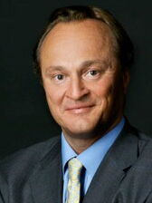 Redner: Prof. Dr. Karl Pilny - Asienexperte und Wirtschaftsanwalt